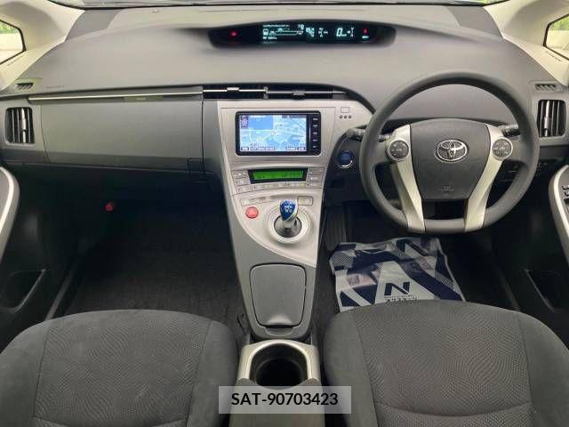 Toyota PRIUS 2015-10 281788-1