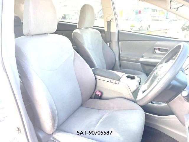 Toyota PRIUS ALPHA 2013-03 282470-8