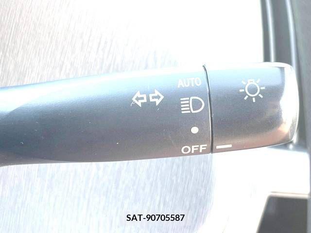 Toyota PRIUS ALPHA 2013-03 282470-6