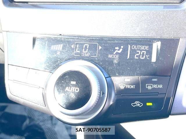 Toyota PRIUS ALPHA 2013-03 282470-5