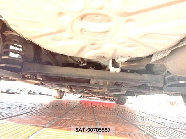Toyota PRIUS ALPHA 2013-03 282470-17