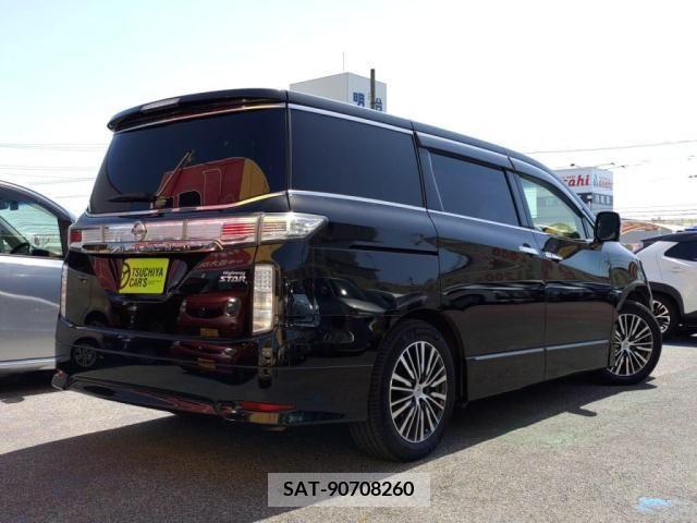 Nissan ELGRAND 2016-02 268448-1