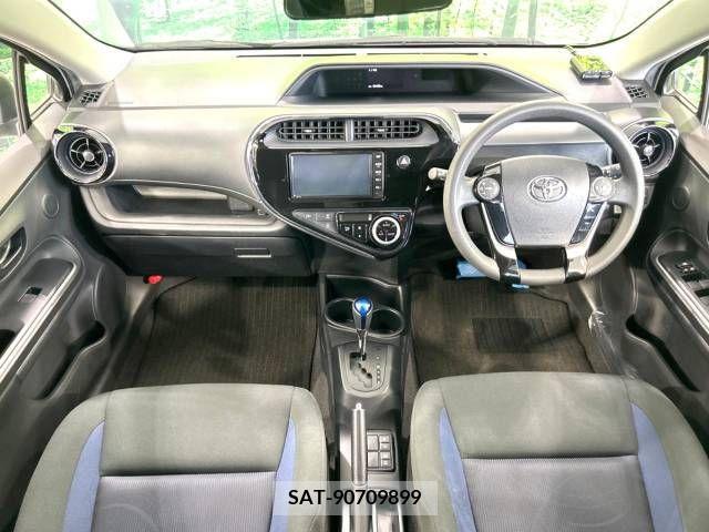 Toyota AQUA 2019-07 356221-1