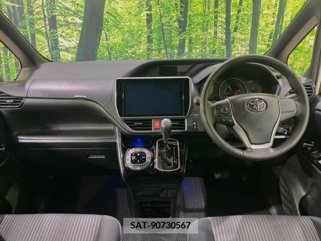 Toyota VOXY 2019-08 370392-1