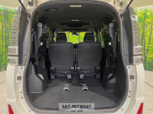 Toyota VOXY 2019-08 370392-10