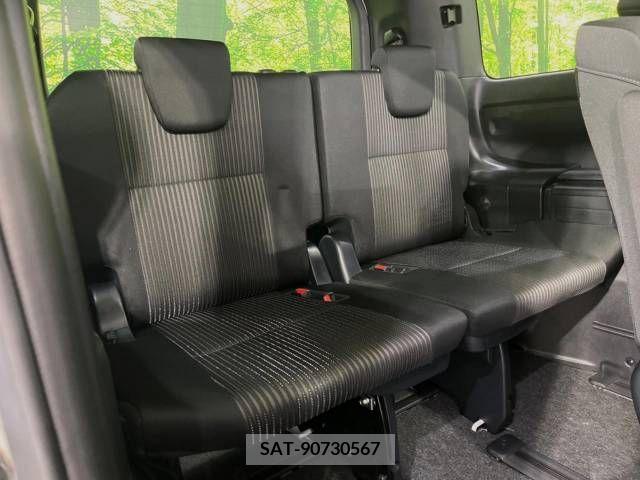 Toyota VOXY 2019-08 370392-9