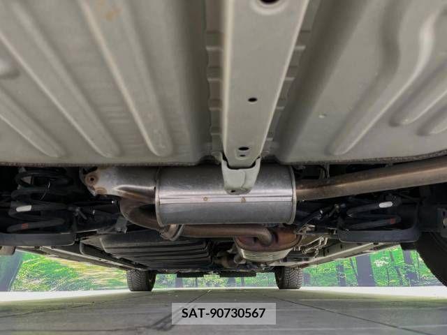 Toyota VOXY 2019-08 370392-19