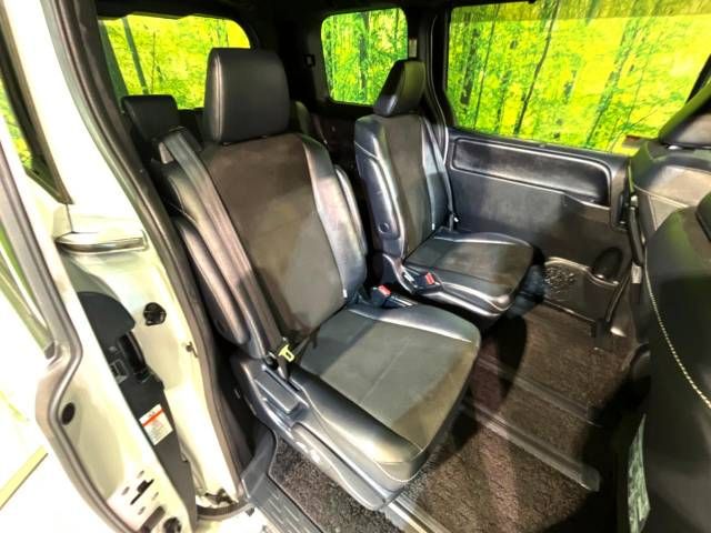 Toyota NOAH 2018-05 29234-8