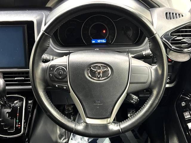 Toyota NOAH 2018-05 29234-11