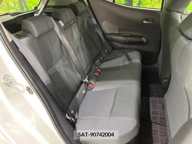 Toyota AQUA 2021-08 260545-7
