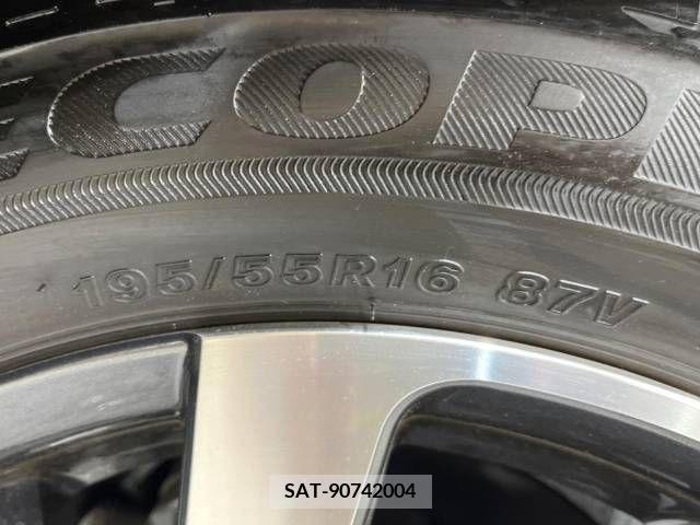Toyota AQUA 2021-08 260545-19