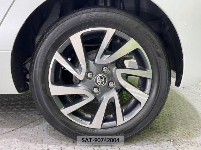 Toyota AQUA 2021-08 260545-18