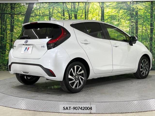 Toyota AQUA 2021-08 260545-15