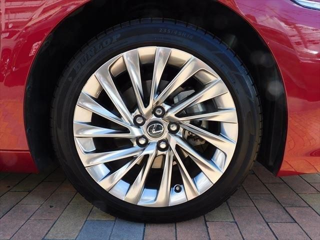 Lexus ES 2021-05 14388-7