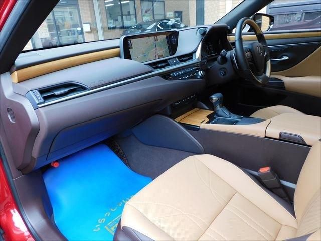 Lexus ES 2021-05 14388-17