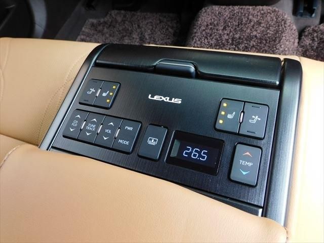 Lexus ES 2021-05 14388-16