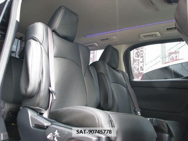 Toyota ALPHARD 2019-09 348305-13