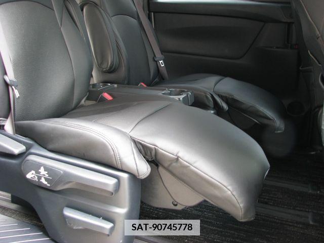 Toyota ALPHARD 2019-09 348305-14