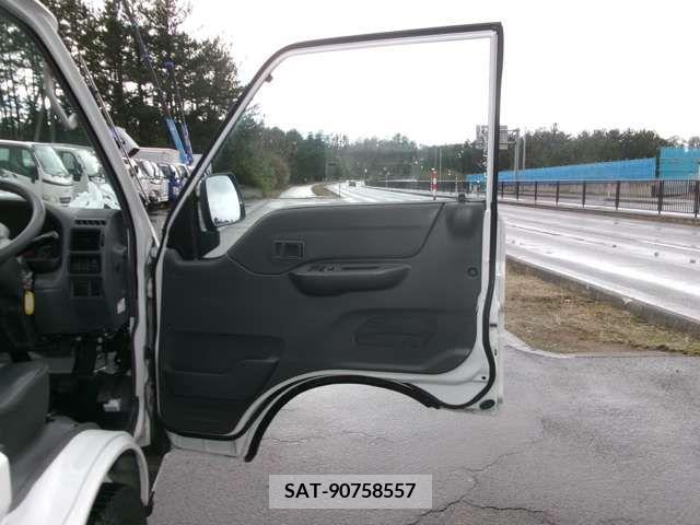 Mazda BONGO VAN 2018-12 223026-17