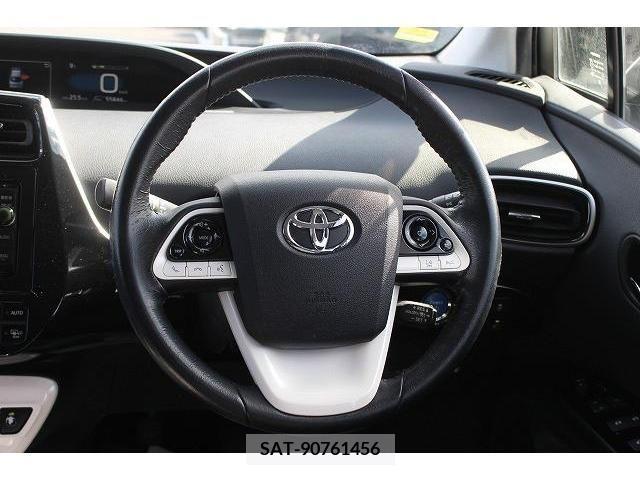 Toyota PRIUS 2016-06 372147-15