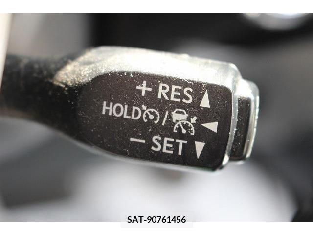 Toyota PRIUS 2016-06 372147-3