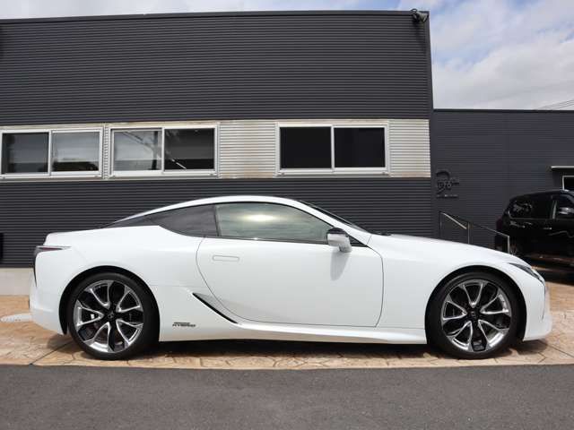 Lexus LC 2019-04 20852-3