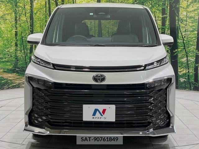 Toyota VOXY 2023-04 313584-14