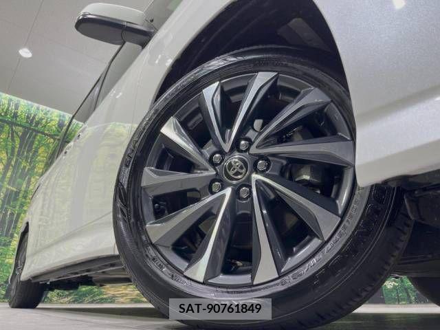 Toyota VOXY 2023-04 313584-13