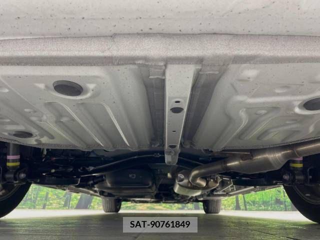 Toyota VOXY 2023-04 313584-19