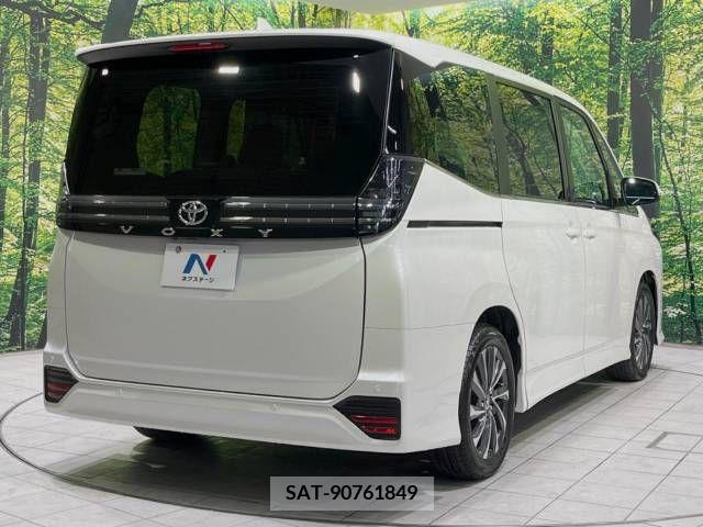 Toyota VOXY 2023-04 313584-17