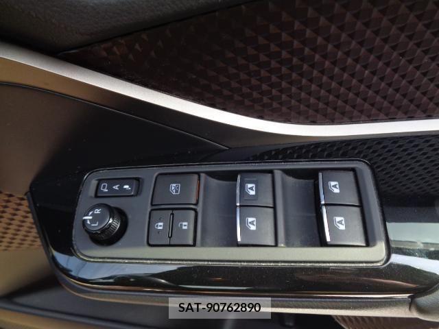 Toyota C-HR 2017-06 254023-27