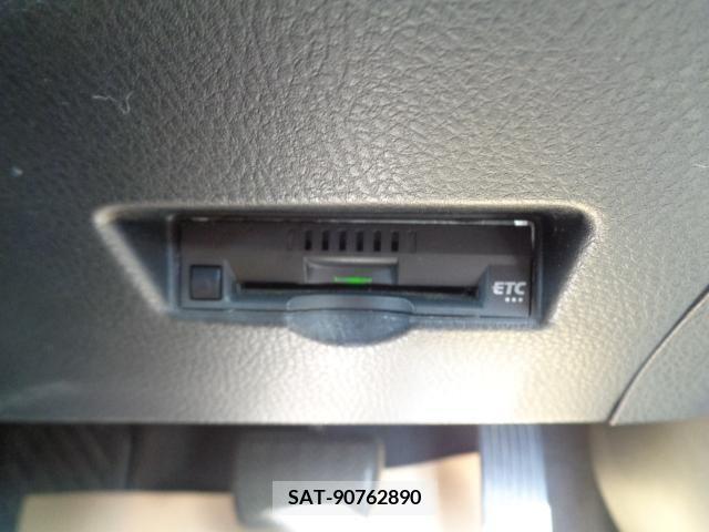 Toyota C-HR 2017-06 254023-25