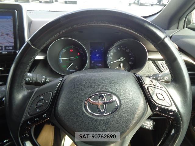 Toyota C-HR 2017-06 254023-13