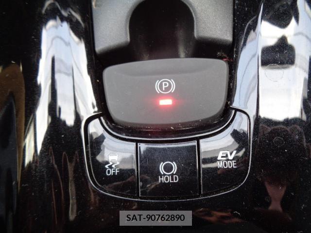 Toyota C-HR 2017-06 254023-23