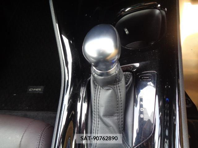 Toyota C-HR 2017-06 254023-22