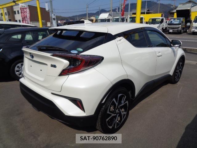 Toyota C-HR 2017-06 254023-3