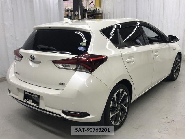 Toyota AURIS 2016-09 261514-4