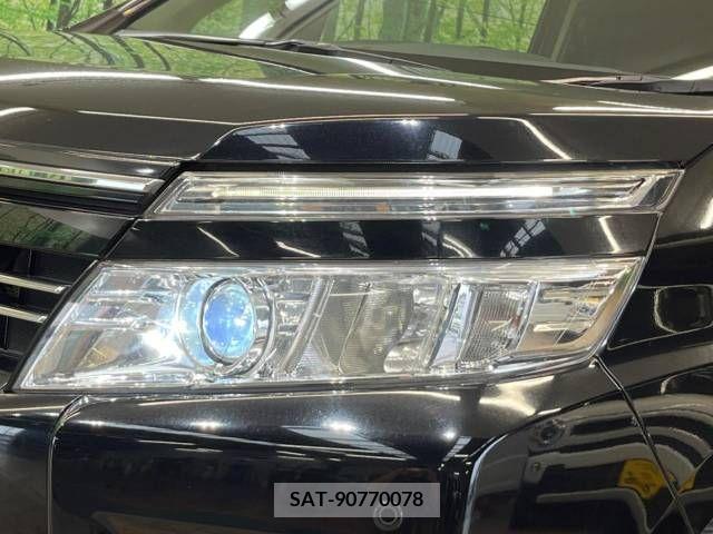 Toyota VOXY 2015-04 370491-13