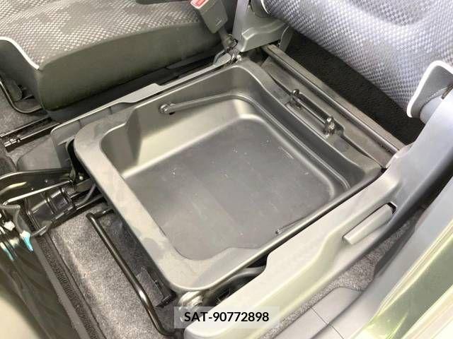 Suzuki HUSTLER 2017-01 329619-5