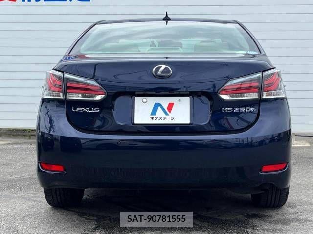 Lexus HS 2013-05 257214-15