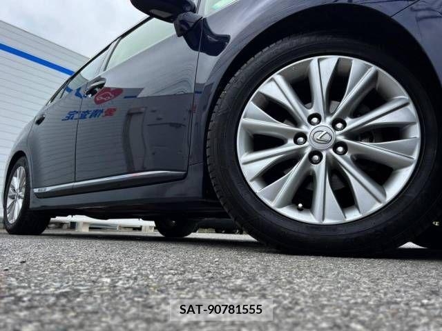 Lexus HS 2013-05 257214-13