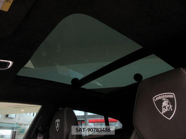 Lamborghini URUS 2023-09 215979-14