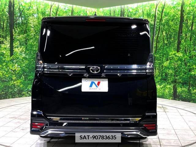 Toyota VOXY 2022-03 341464-18