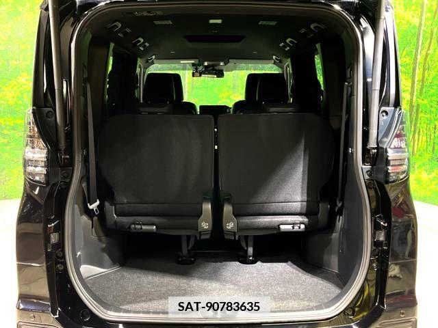 Toyota VOXY 2022-03 341464-13