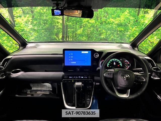 Toyota VOXY 2022-03 341464-1