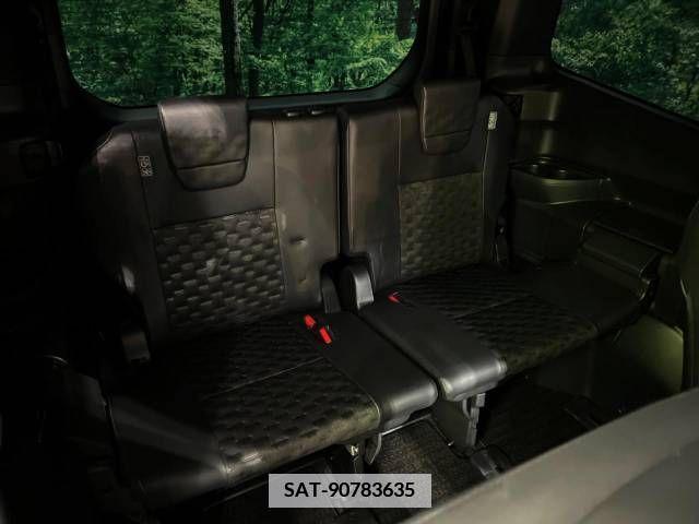 Toyota VOXY 2022-03 341464-12