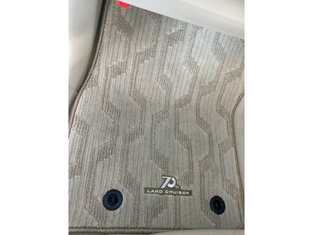Toyota LAND CRUISER 2022-12 188231-28