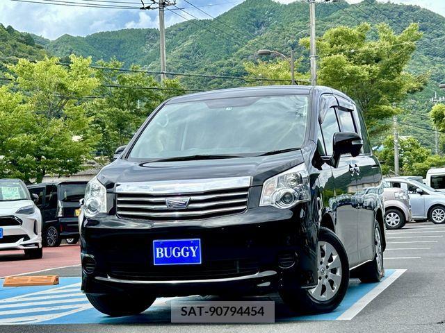 Toyota NOAH 2013-11 328473-0