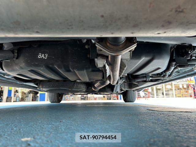Toyota NOAH 2013-11 328473-25