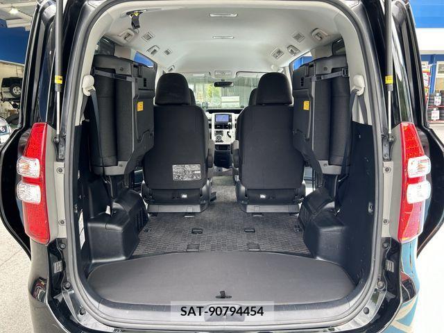 Toyota NOAH 2013-11 328473-21